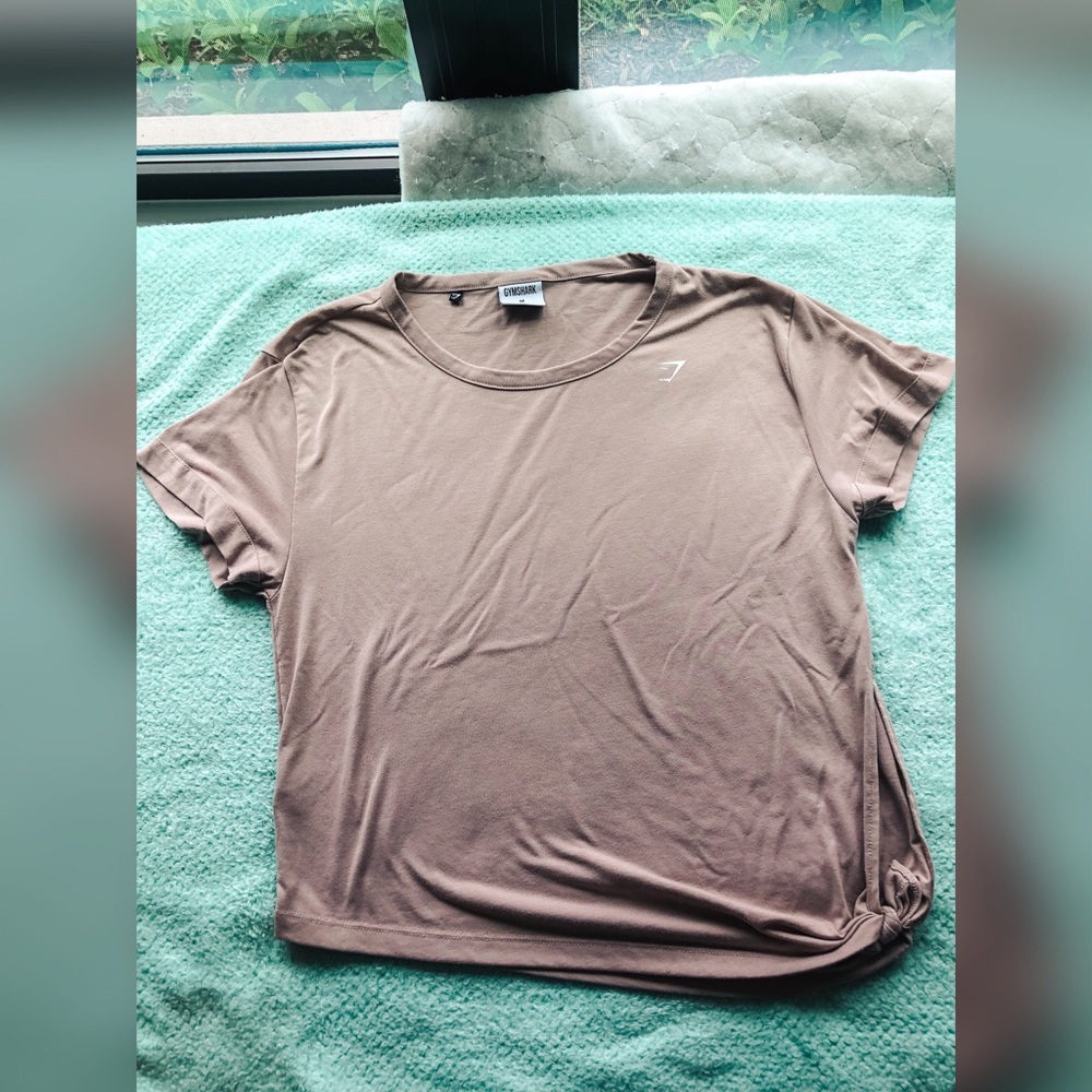 WOMENS GYMSHARK WORKOUT BEIGE TOP SIZE MEDIUM